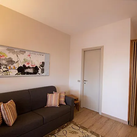 Relax Tra E Parco 莱萨